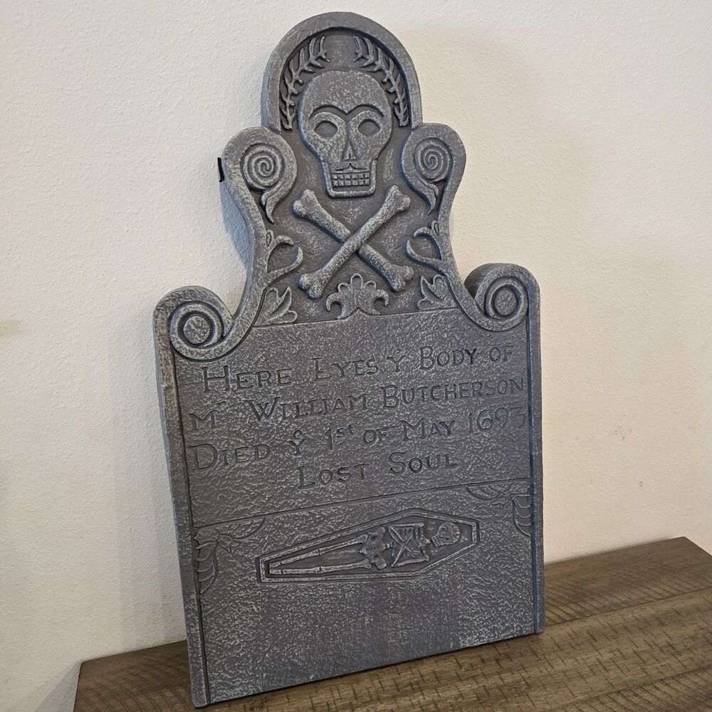 Disney Hocus Pocus Billy Butcherson Tombstone 29" Halloween Decoration